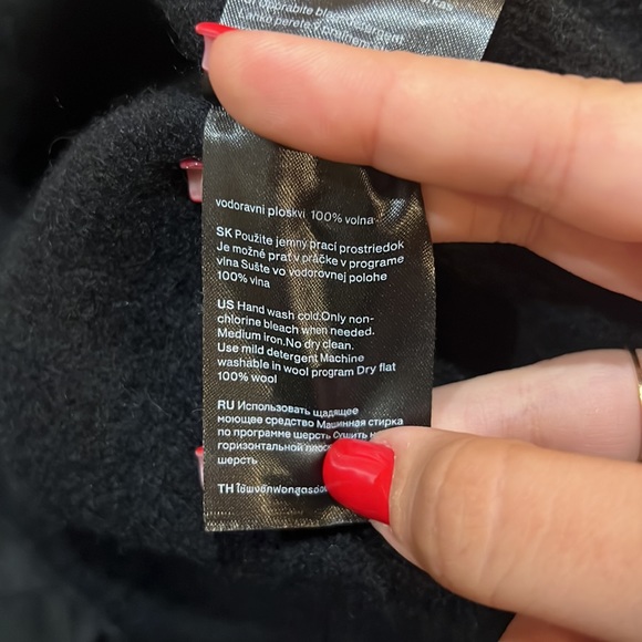 Weekday saga cropped turtle neck sweater - Picture 9 of 9